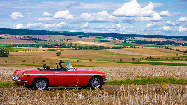 Herbstausfahrt MGB 259 Herbst MGB Stoppelfeld