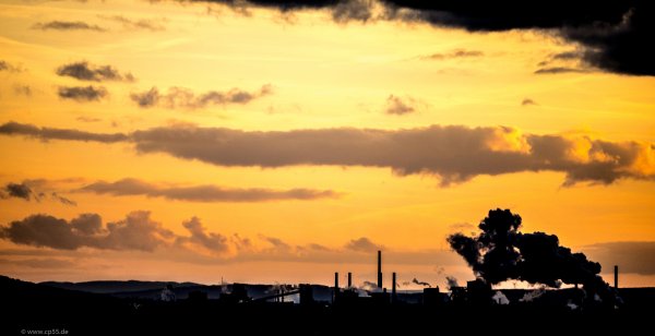 Orange 462 Sonnenuntergang im April vor der Salzgitter AG