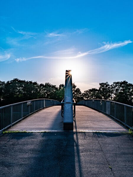 Brücke am Stichkanal 33 Brücke am Abend