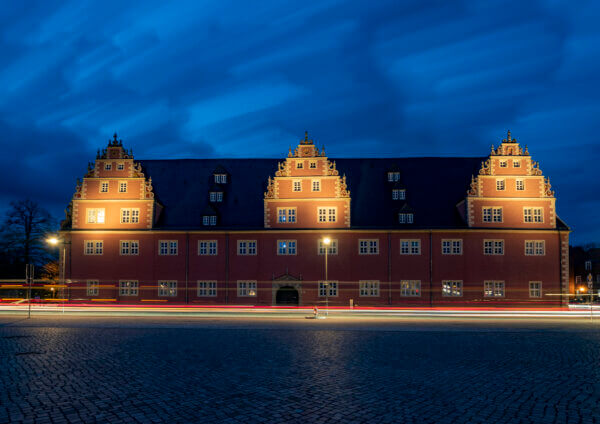 Zeughaus Wolfenbüttel 274 Schloßplatz Wolfenbüttel Zeughaus Blaue Stunde Wolken Langzeitbelichtung