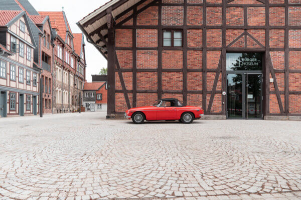 Old and new 34 MGB Fachwerkhäuser